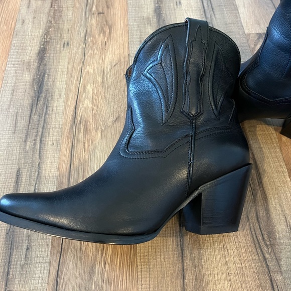 Dan Post Shoes - Black booties